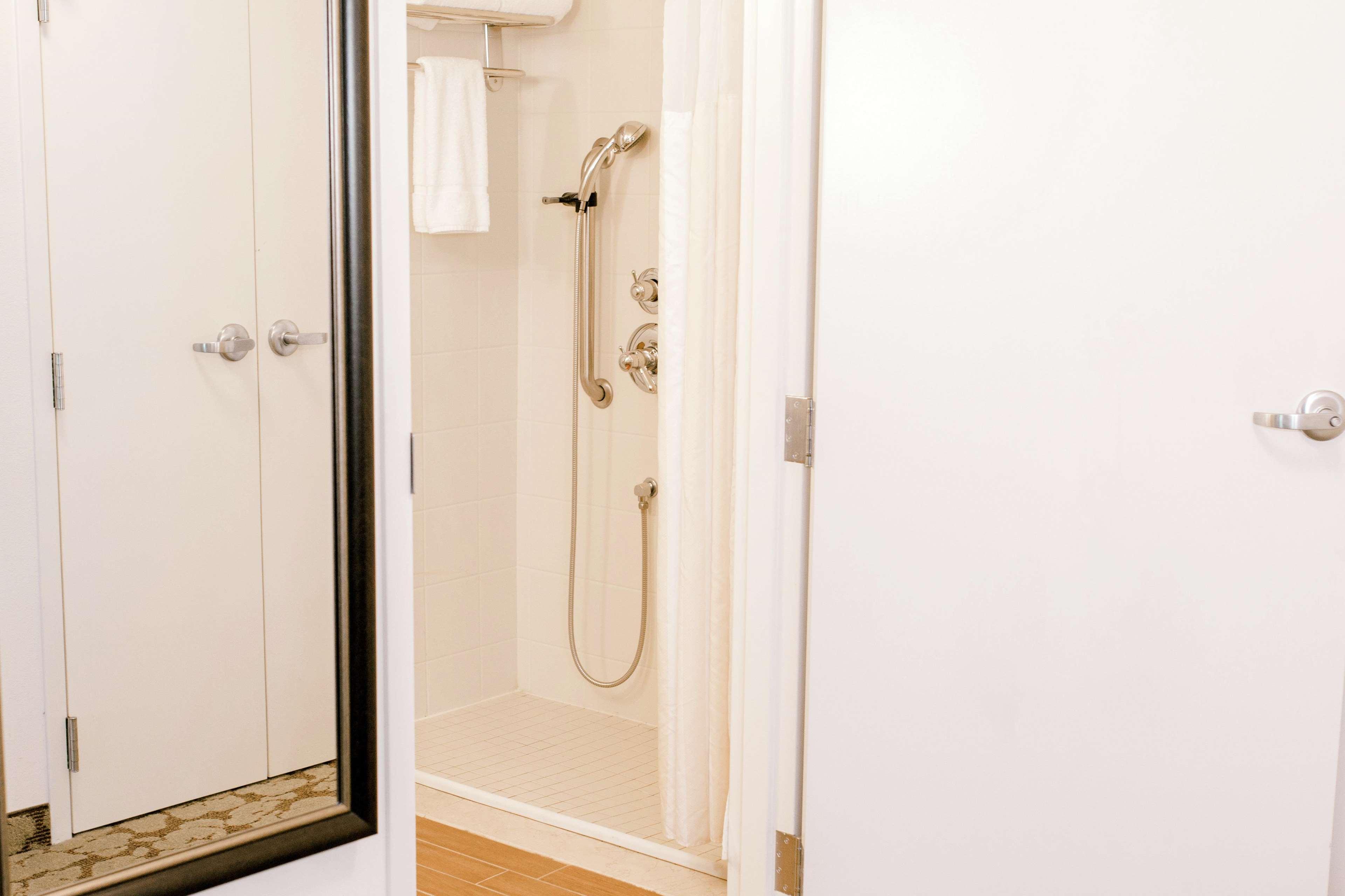 Hilton Garden Inn Pascagoula Bagian luar foto