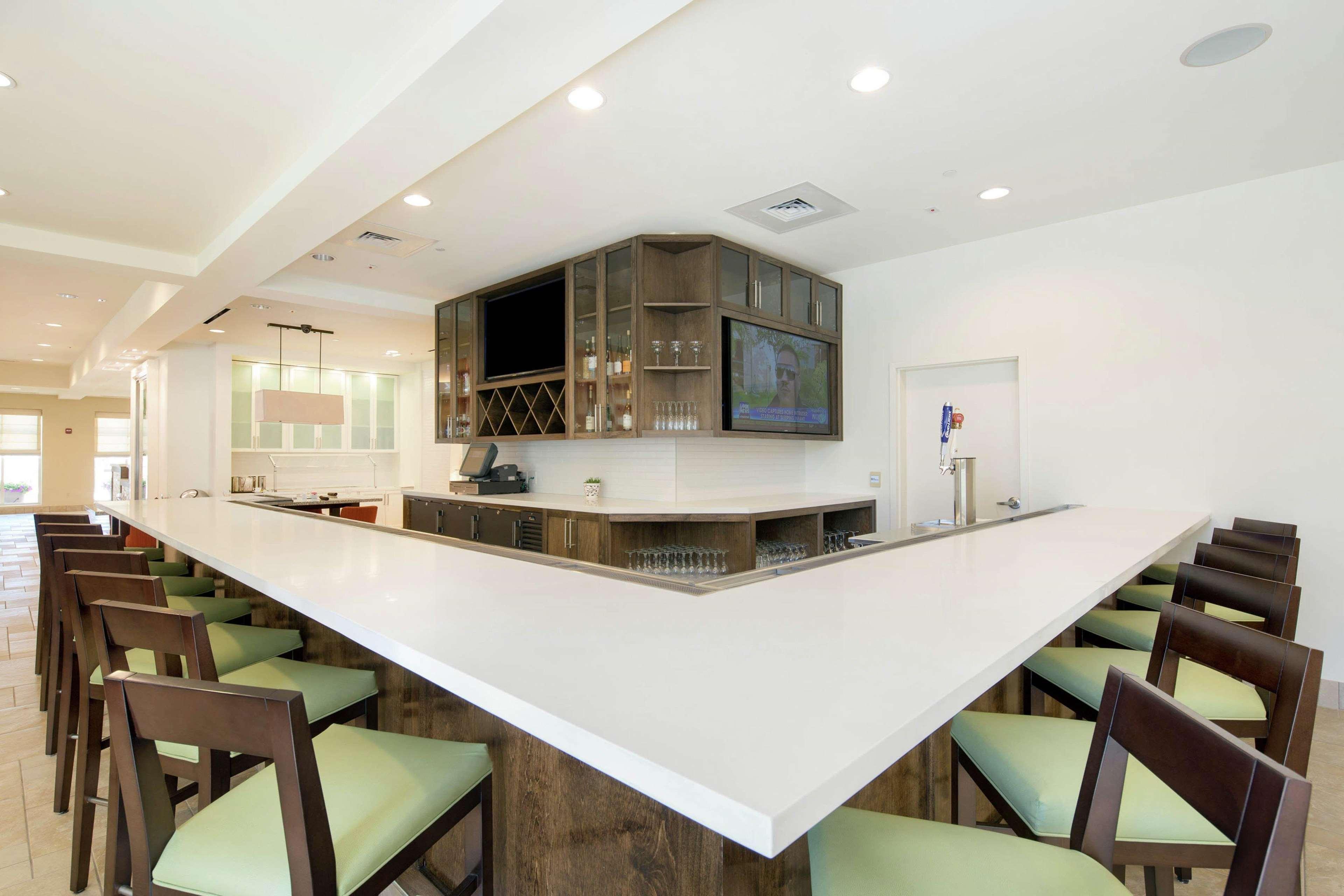 Hilton Garden Inn Pascagoula Bagian luar foto