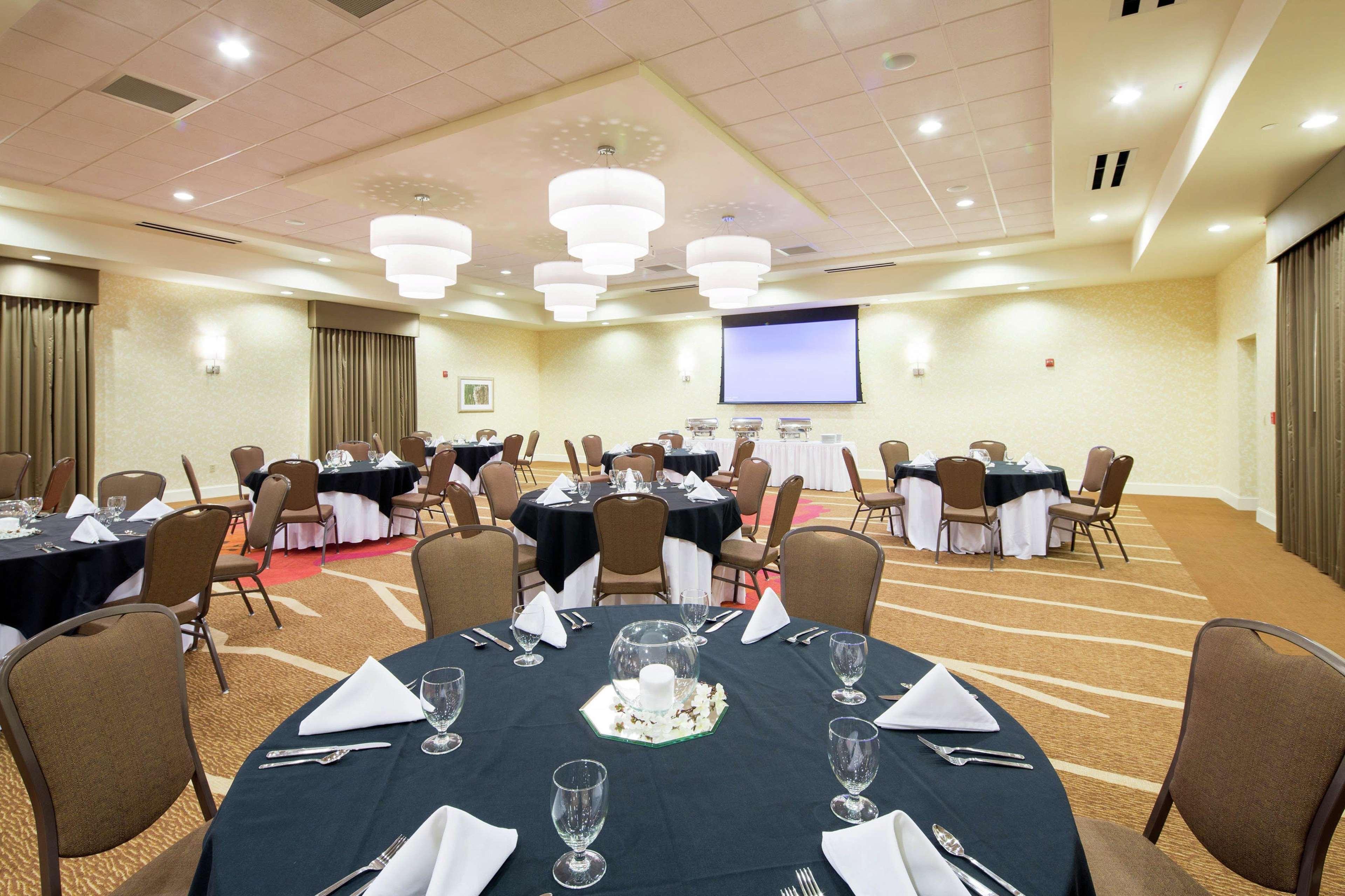 Hilton Garden Inn Pascagoula Bagian luar foto