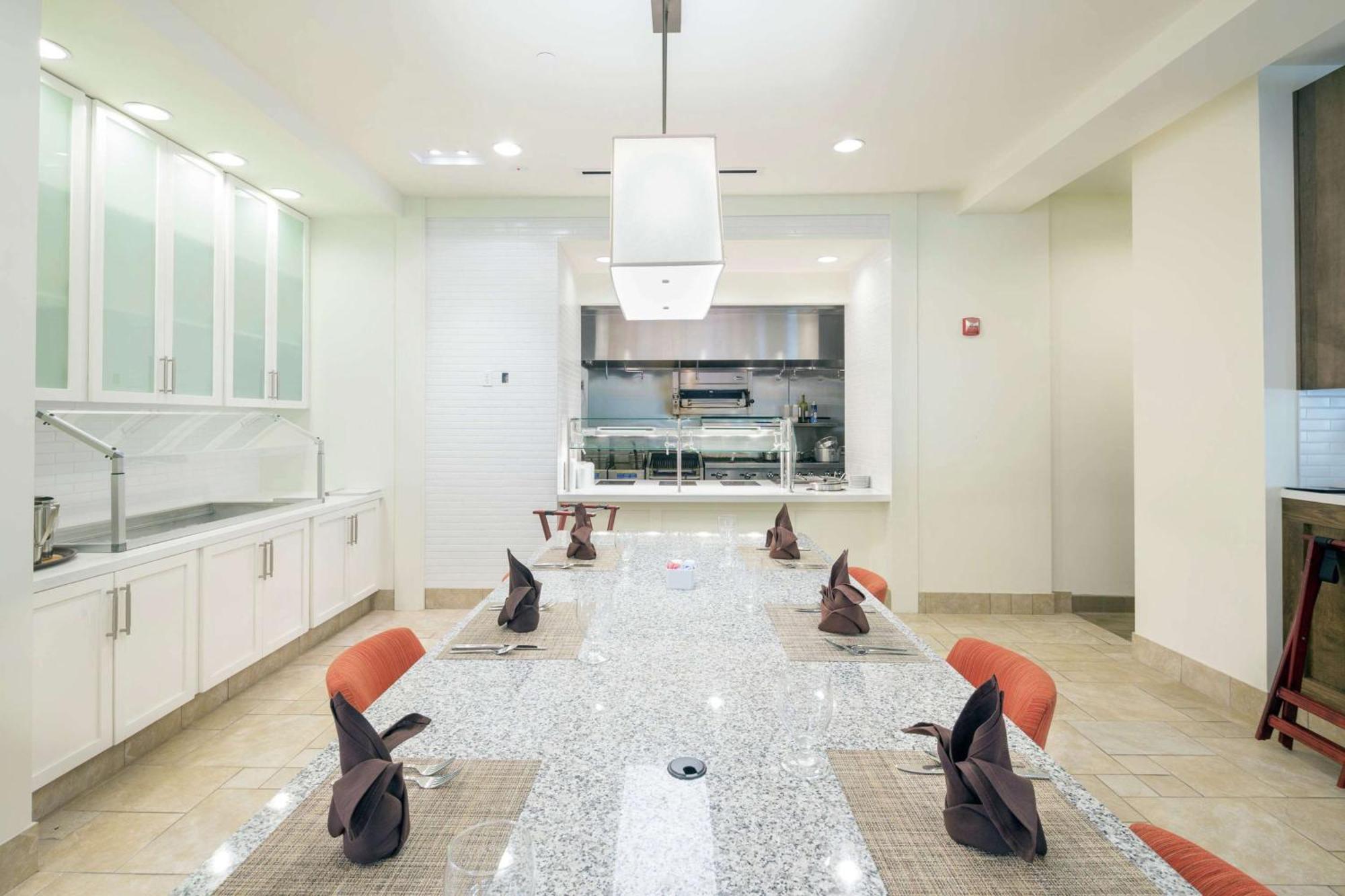 Hilton Garden Inn Pascagoula Bagian luar foto